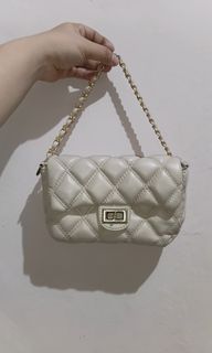 (Kategori: ) berada di . Dikirim oleh tiand07 (ID iklan 1451339487, Gambar 1). Deskripsi: .