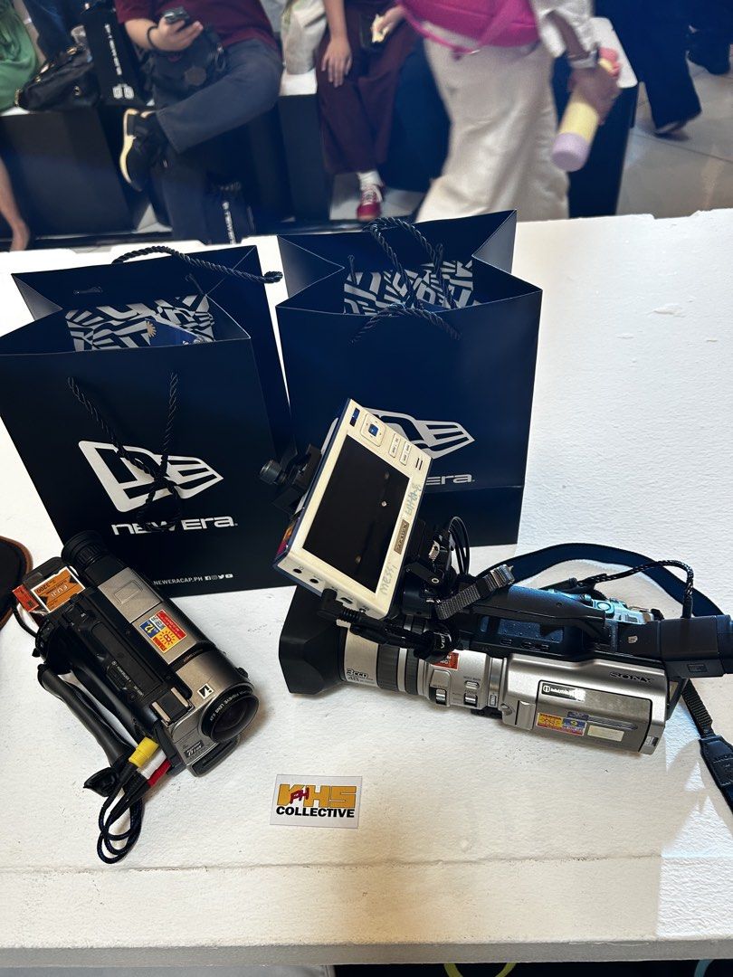 SONY VHS FOR RENT (Category: Video Cameras) located in Pasig City. Submitted by bloodysykes (Listing ID 1451466465, Image 1). Description: SONY TRV46 - P2500/Day SONY TRV43 - P2500/Day SONY TRV615 - P2500/Day SONY DCR VX2000 P5000/Day SONY DCR VX2100E P5000/Day ADD ons: TAPELESS RECORDER P2500 TAPELESS SETUP INCLUDED: - 3.5mm AV CABLE - MAXIAN PMP RECORDER - ULANZI MA33 - NEEWER MA006 - ANDOER IR49S INFRARED - SMALLRIG UNIVERSAL POWER BANK HOLDER