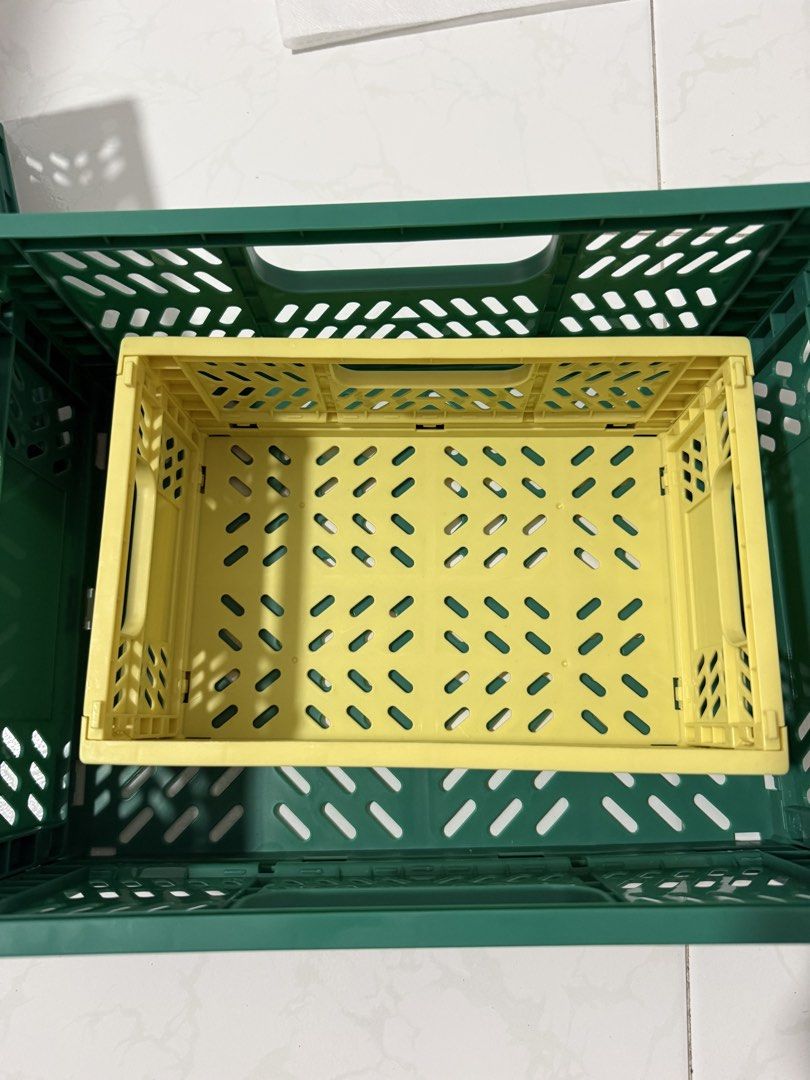 Stackable Collapsible Storage Boxes (Category: Storage Boxes & Baskets) located in Singapore. Submitted by tangyuxuan30 (Listing ID 1451452721, Image 3). Description: Stackable , foldable storage boxes Small : 19.8cm x 12.6cm x 7.9cm (height) Big: 20cm x 20.8cm x 11.8cm (height) $1.5 each , $7 for the entire set.