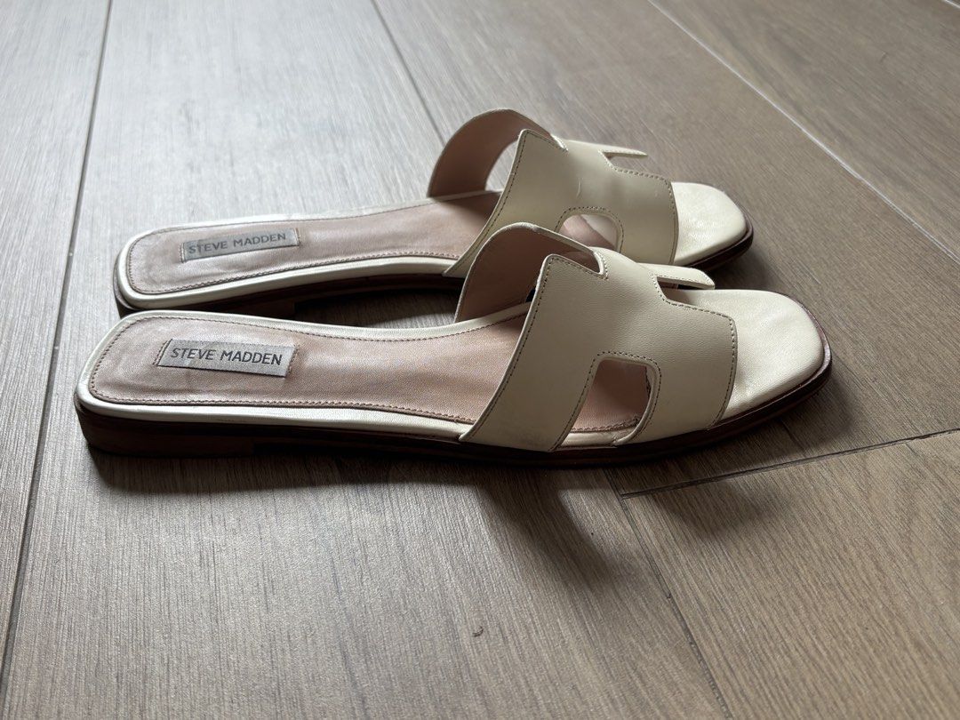 Steve Madden H-inspired Sandals (Category: Flats & Sandals) located in Quezon City. Submitted by nikkigodmd (Listing ID 1451371373, Image 3). Description: Steve Madden Sandals -Size 11 -White -Slightly used -₱2,000 (negotiable) -RFS: too big.