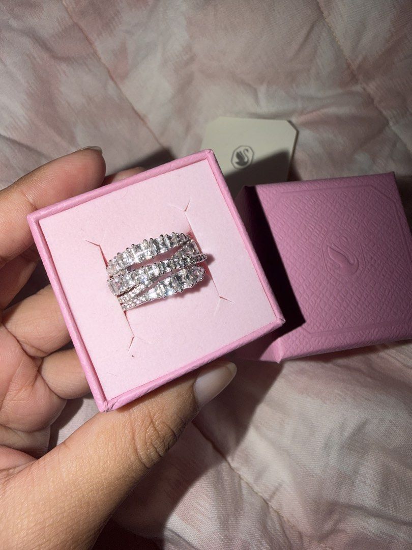Swarovski (Nabila Razali) Ring (Category: Accessories) located in Tanjong Malim. Submitted by tkhmyra (Listing ID 1451496687, Image 1). Description: Sizing 58 sesuai sizing emas 14-15 No fussy, joy buyer.. Yang betul2 berminat boleh roger. Reason nk letgo tersilap sizing tak senpat nk tukar .. boleh kurang sikit harga but no low baller please! Still new! Come with warranty card. Boleh dm nnti i bagi pic semua segalanya.. okeys..