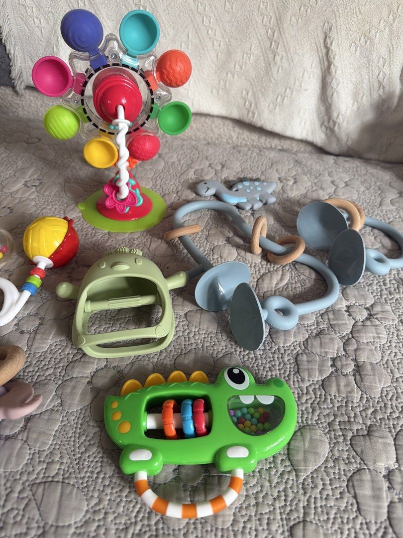 teethers (Category: Infant Playtime) located in Singapore. Submitted by mommymonster_21 (Listing ID 1451386230, Image 3). Description: A bundle of teethers for $10. used lightly & my baby has outgrown these. can easily sterilise it before using :) self collect bb west .