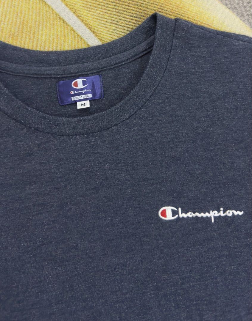 Tshirt Champion (Category: Tshirts & Polo Shirts) located in Shah Alam. Submitted by fr.empire (Listing ID 1451451162, Image 2). Description: Ukuran Manual : -Tag M -Pit 20 -Labuh 26.5 Rm18 + (Postage Rm7).