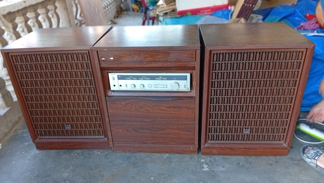 TURNTABLE (Category: Portable Music Players) located in San Juan, La Union. Submitted by elyu_ (Listing ID 1451330998, Image 3). Description: VINTAGE TURNTABLE TESTED WORKING 220V na.
