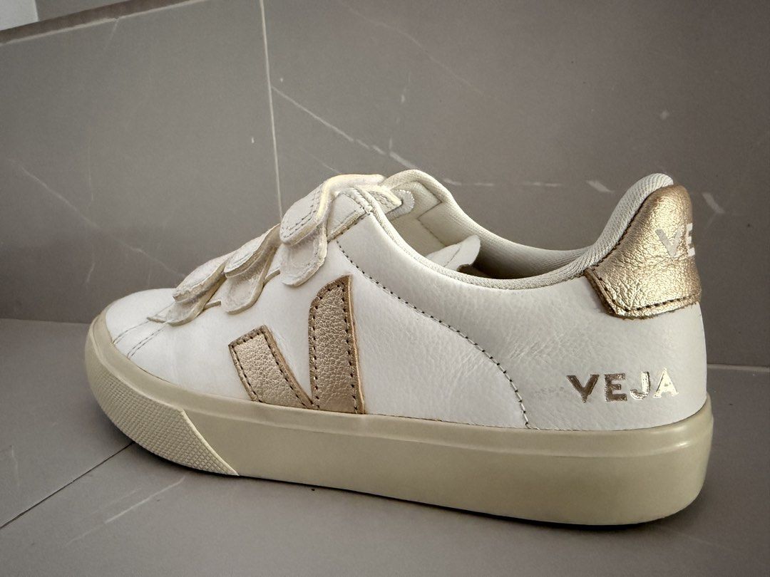 Veja Recife (Category: Sneakers) located in Manila. Submitted by aktg__ (Listing ID 1451340211, Image 2). Description: Veja Recife Rosegold EU 36 / US 5 Lightly used - bought in Zalora .