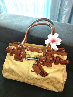 (Category: ) located in . Submitted by justinecollection (Listing ID 1451358510, Image 1). Description: .
