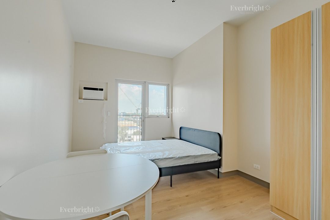 Vion Tower | Studio Condo Unit For Rent - #10388 (Category: Apartments & Condos) located in Makati City. Submitted by everbrightph_09171681688 (Listing ID 1451338091, Image 1). Description: ERE Code: 10388 Unit Details: Studio 1TB FA: 30.5 sqm Semi Furnished With Parking Property Features: ⁠Private balcony ⁠Smart home features ⁠Bright and functional layout Unobstructed view of the city ⁠Ideal for solo tenants, couples, or working professionals Vi