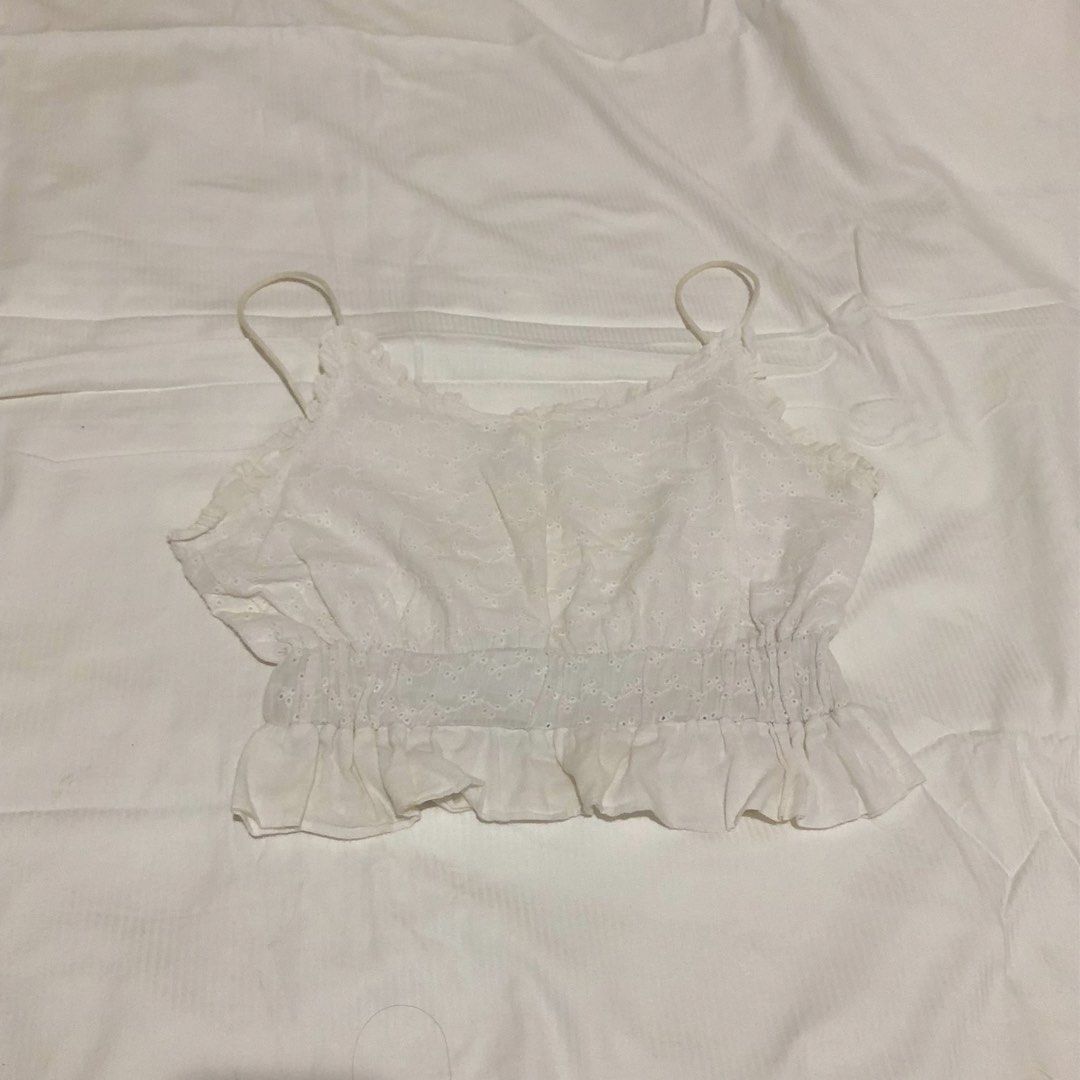 White Top (Category: Others Tops) located in Cebu City. Submitted by 080789 (Listing ID 1451478307, Image 1). Description: - Delicate ruffle detail along the hem - Lightweight and airy fabric .