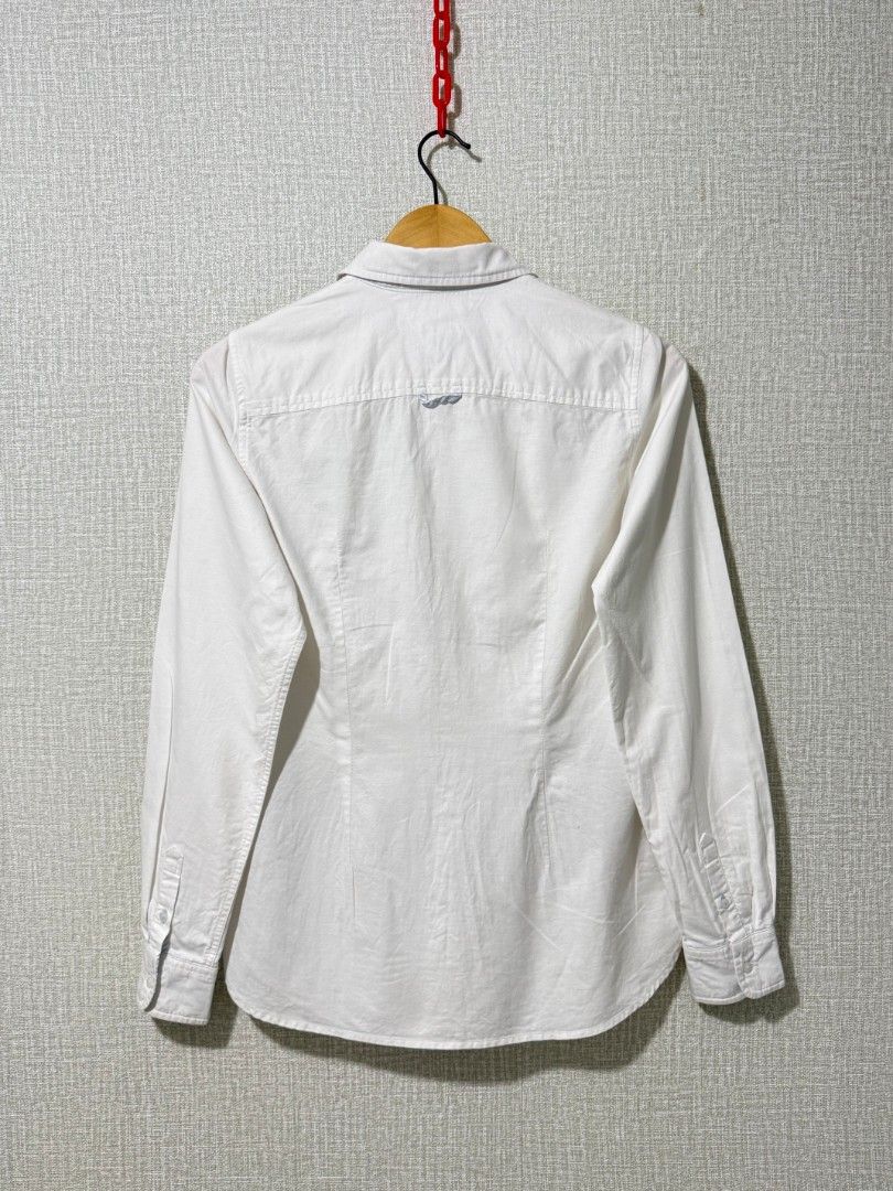 ✅Womens Tommy Hilfiger Polo (Category: Longsleeves) located in Dumaguete. Submitted by good_stuff_dgte (Listing ID 1451390588, Image 3). Description: ✅Womens Tommy Hilfiger Polo -₱750 -Size medium (18.5x27) -Embroidered logo -Color rate 9.8/10 -No issue (excellent condition).