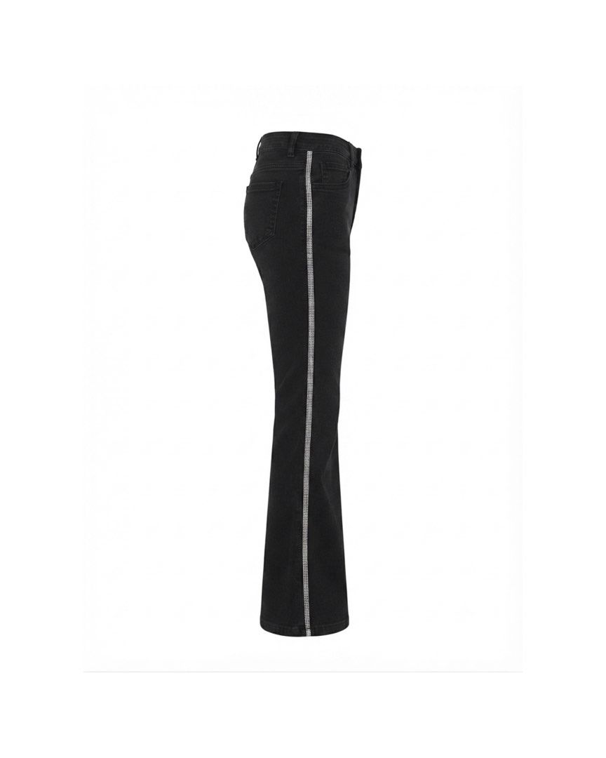 Y2K Black Flared Jeans (Category: Jeans) located in San Jose. Submitted by paudrobe (Listing ID 1451342294, Image 2). Description: .