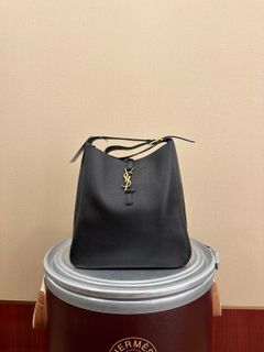 (Category: ) located in . Submitted by emishouseofluxe (Listing ID 1451363241, Image 1). Description: .