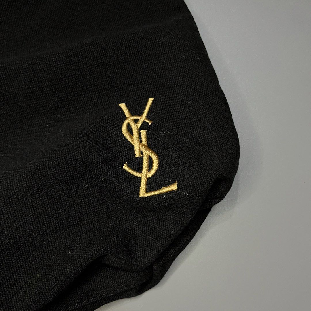 YSL Tote Bag (Category: Luxury Bags & Wallets) located in Bacolod City. Submitted by Hanap_ukay (Listing ID 1451496359, Image 2). Description: YSL Tote Bag Size Medium Like New 1,150.