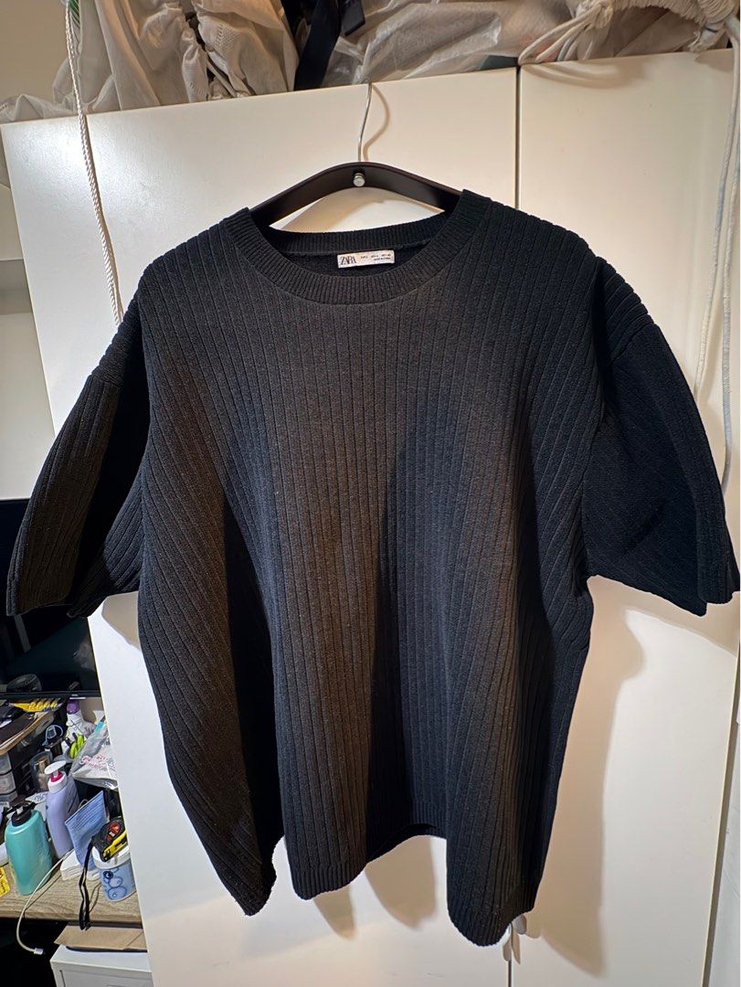 Zara Black Ribbed Knit Short Sleeve (Category: Tshirts & Polo Shirts ) located in Makati City. Submitted by goodbuyitems (Listing ID 1451493670, Image 1). Description: condition 9/10 decluttering size L Zara sweater in black. Ribbed knit texture all over. Short sleeves with a slightly wider cut. Crew neck.. .