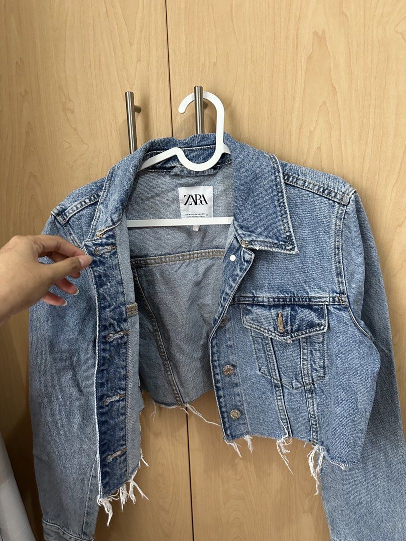 Zara Denim Crop Jacket (Category: Coats, Jackets and Outerwear) located in Angeles City. Submitted by ginlyy (Listing ID 1451462427, Image 3). Description: Original Zara Size M on tag Slightly used only What u see is what u get Add 100 for sf.