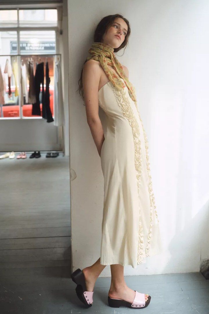 ZARA Midi Dress with Embossed Ruffles (Category: Dresses) located in Manila. Submitted by love.club (Listing ID 1451344554, Image 1). Description: POST Brand New with Tag on hand, ready to ship AUTHENTIC No actual when worns 🤍 available while posted 🤍 Shipping (sf c/o buyer) * Grab, Lalamove, J&T Rates - 65 Luzon, 95 Visayas, 105 Mindanao Mode of Payment * BPI * GCash * Maya.