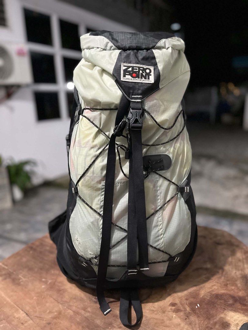 Zero Point Hiking bag (Category: Hiking & Camping) located in San Fernando. Submitted by japansurpluselyu (Listing ID 1451450338, Image 1). Description: .