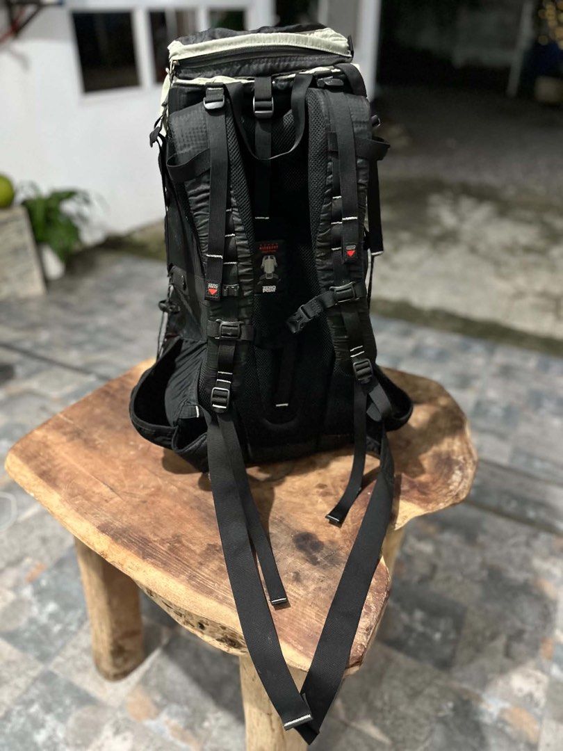 Zero Point Hiking bag (Category: Hiking & Camping) located in San Fernando. Submitted by japansurpluselyu (Listing ID 1451450338, Image 2). Description: .