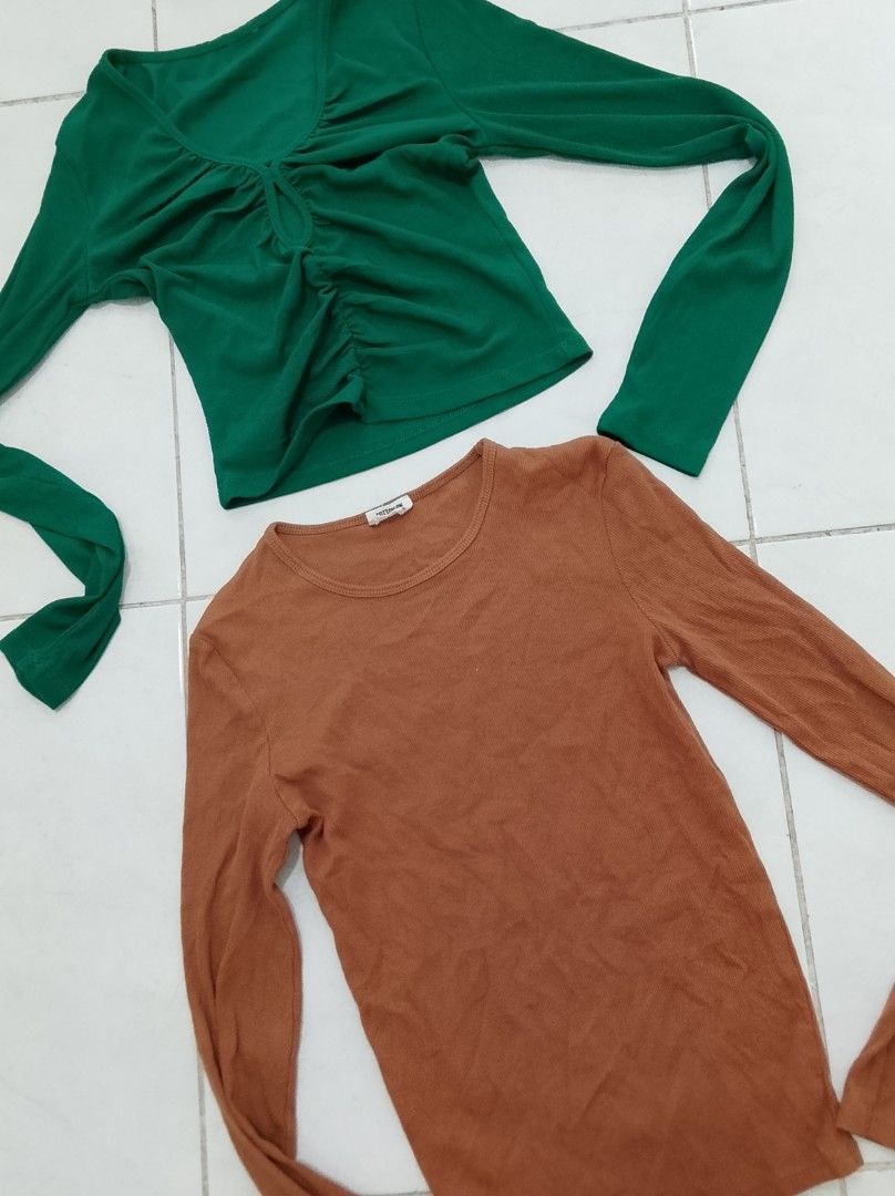 2 pieces H&M Green Long Sleeve Crop Top + Cotton On Long Sleeve Brown Top (Category: Longsleeves) located in Kuala Lumpur. Submitted by vintage_pearl_jewellery (Listing ID 1451581161, Image 1). Description: Fixed price. Nego will be ignored. I only reply to serious buyers' messages. Thanks for your cooperation..