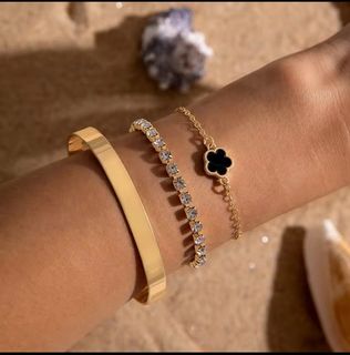 (Category: ) located in . Submitted by buysellcloset (Listing ID 1451659940, Image 1). Description: .