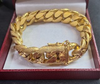 (Category: ) located in . Submitted by pristinecollections (Listing ID 1451523871, Image 1). Description: .