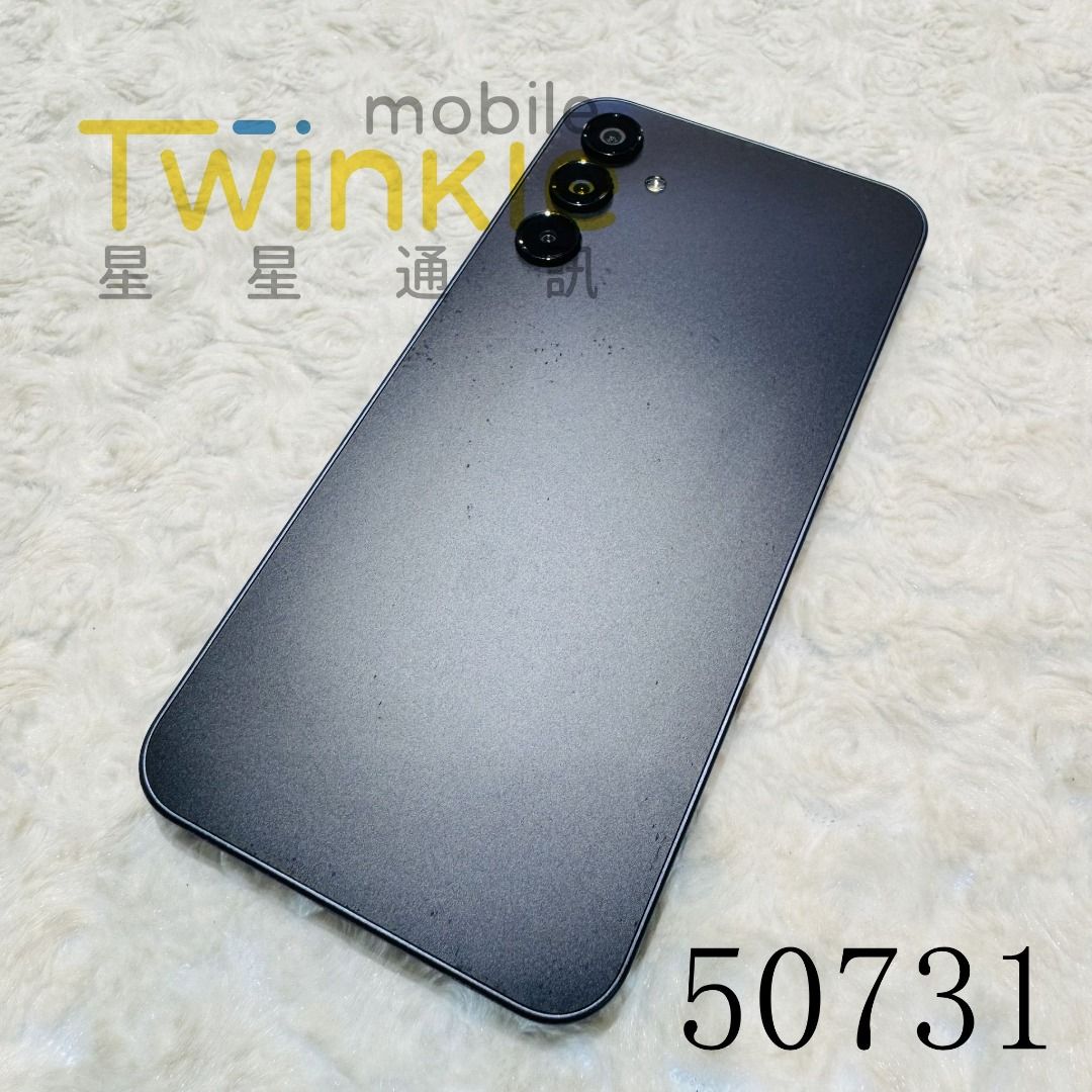 由 twinkletainan (刊登 ID 1451594754，圖片 3) 提交，位於 台南市 (Tainan) 的 ✨(星星通訊)二手 單手機 機況漂亮🌹~SAMSUNG Galaxy A15 5G 4+128GB 藏藍黑 9成新，實體門市最安心♥ (類別：Samsung 三星)，說明：✨ 請勿直接下標！門市手機流動快！下標前請先聊聊或與服務人員聯繫確認有無現貨✨ ✨ 門市有各種漂亮機型，歡迎親臨門市逛逛✨ ✨ 電話及住址請參閱關於我✨ ✨ 本賣場手機來源絕對正常，不賣贓機故障機✨ ✨ 本賣場手機皆親自收購，嚴格檢查，並非大量購入同行二手機來轉賣✨ ✨ 本賣場店保不包含損耗品，比如電池及隨附配件✨ 『Model』 ：SAMSUNG Galaxy A15 5G 『Storage Capacity』 ：4GB + 128GB 『Color』 ：Navy blue and black 『Accessories』 ： 『Warranty Condition』 ：Over warranty