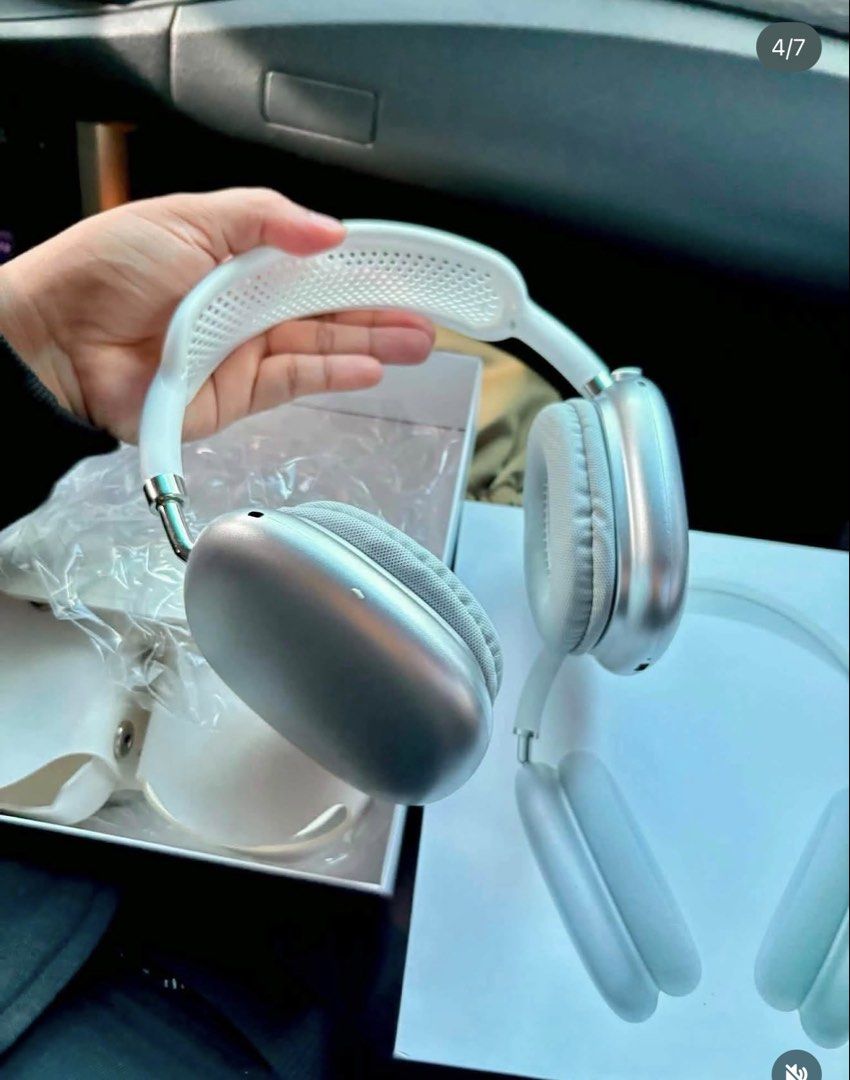 Airpods Max (Category: Headphones & Headsets) located in Angeles City. Submitted by clothesbyshamscey (Listing ID 1451530250, Image 1). Description: AIRPODS MAX 🎧 HK variant • Compatible with iOS & Android • Active Noise Cancellation (ANC) • Volume Control Knob • Comfortable over-ear fit • Includes Smart Case Available Colors: Silver Black.