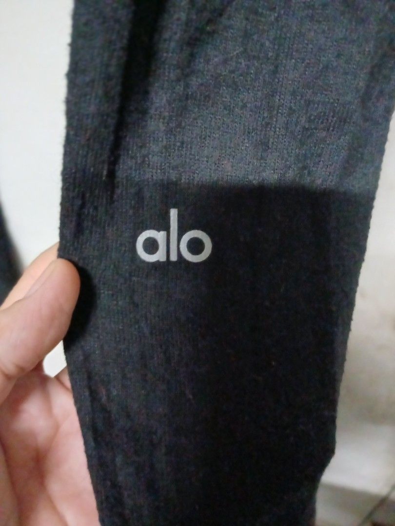 Alo yoga pants (Category: Activewear) located in Cebu City. Submitted by perfectzero (Listing ID 1451633431, Image 2). Description: .