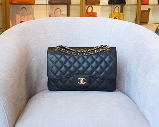 (Category: ) located in . Submitted by luxurydesignerbrands (Listing ID 1451558189, Image 1). Description: .