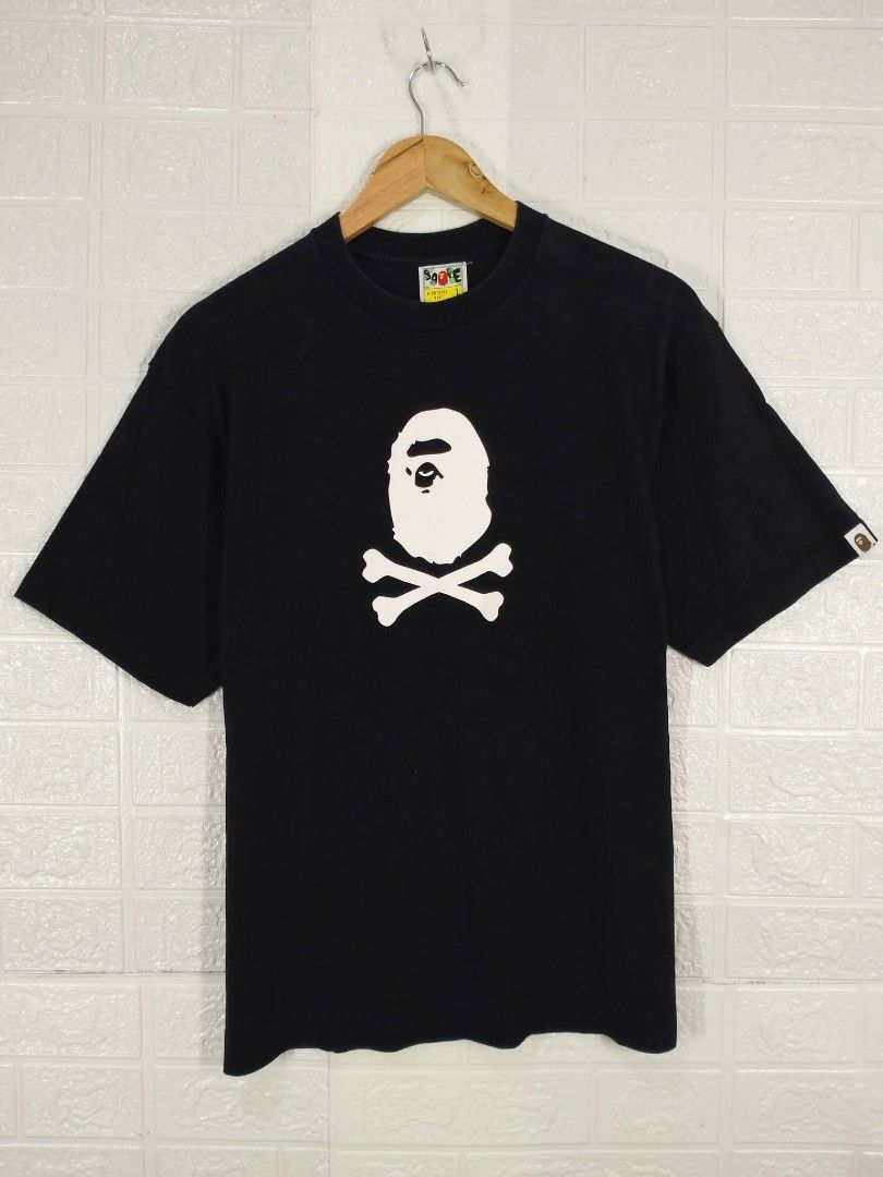 BAPE TEE SHIRT (Category: Tshirts & Polo Shirts ) located in Baguio. Submitted by dansteals (Listing ID 1451616320, Image 1). Description: BAPE CROSS BONE TEE SHIRT 28 X 21 LARGE EXCELLENT CONDITION.