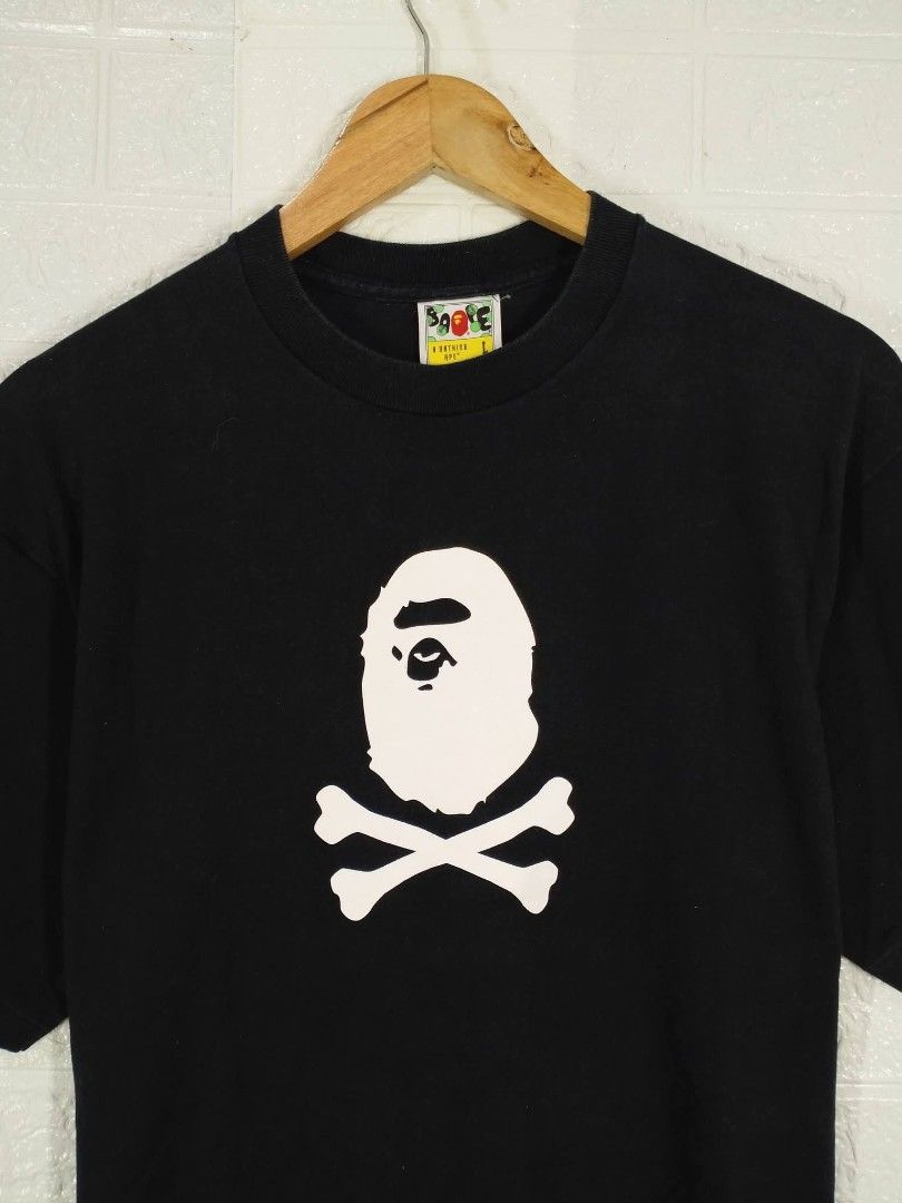 BAPE TEE SHIRT (Category: Tshirts & Polo Shirts ) located in Baguio. Submitted by dansteals (Listing ID 1451616320, Image 2). Description: BAPE CROSS BONE TEE SHIRT 28 X 21 LARGE EXCELLENT CONDITION.
