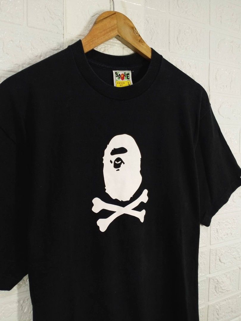 BAPE TEE SHIRT (Category: Tshirts & Polo Shirts ) located in Baguio. Submitted by dansteals (Listing ID 1451616320, Image 3). Description: BAPE CROSS BONE TEE SHIRT 28 X 21 LARGE EXCELLENT CONDITION.