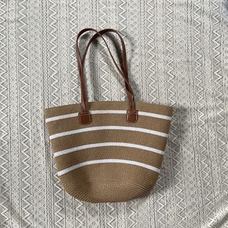 (Category: ) located in . Submitted by shop.reese (Listing ID 1451641690, Image 1). Description: .