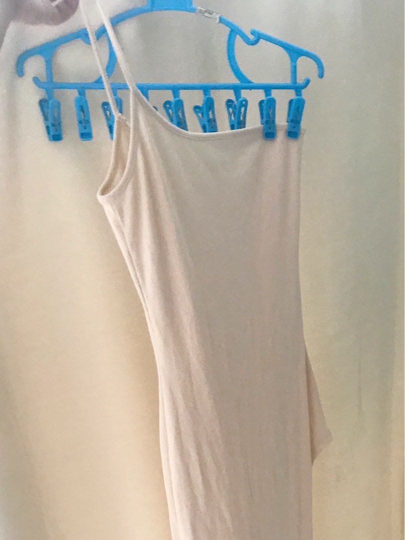 Beige One-Shoulder High-Slit Maxi Dress (Category: Dresses) located in Manila. Submitted by sparkfinds (Listing ID 1451627270, Image 2). Description: - Elegant beige midi dress - Stylish one-shoulder design - Comfortable stretchy material - Versatile for casual or dressed-up occasions - Easy to style for any look - Ensures a great, flattering fit.