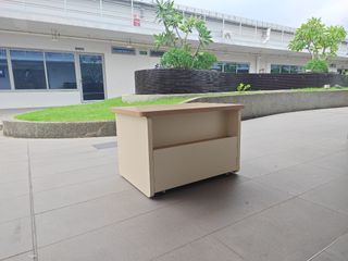 Coffee Tables & End Tables Collection item 2