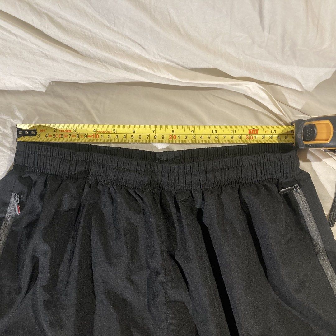 Black Shorts with zipper pockets (Category: Shorts) located in Taguig. Submitted by grindrr (Listing ID 1451550090, Image 2). Description: No brand Kinda free size. Fits 84 cm waist RFS: switching to lighter colors.