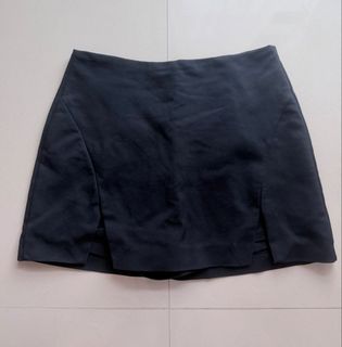 (Category: ) located in . Submitted by fashion_loots (Listing ID 1451604099, Image 1). Description: .