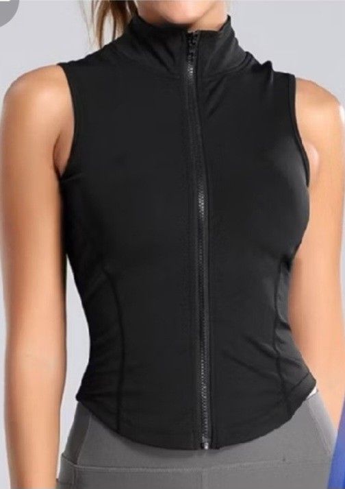 Black Sleeveless Zip-Up Jacket (Category: Activewear) located in Manila. Submitted by declutern (Listing ID 1451604307, Image 1). Description: 📍Mendiola, Manila. Large size (I'm 38B).