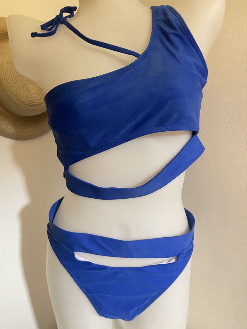 Blue 2pc bikini swimsuit (Category: Bikinis & Swimsuits) located in Taguig. Submitted by declutterwithtally (Listing ID 1451608223, Image 3). Description: 🌊 Preloved Swimsuits for Sale 👙 Available Styles: One-piece Two-piece Brands: Zaful and SHEIN Condition: Brand new (never worn) Like new (excellent condition) used 1-2x Size: Large on tag Best fits: Bust:40A Waist:30–32 inches Perfect for beach trips, pool days, vacations, or your next getawa