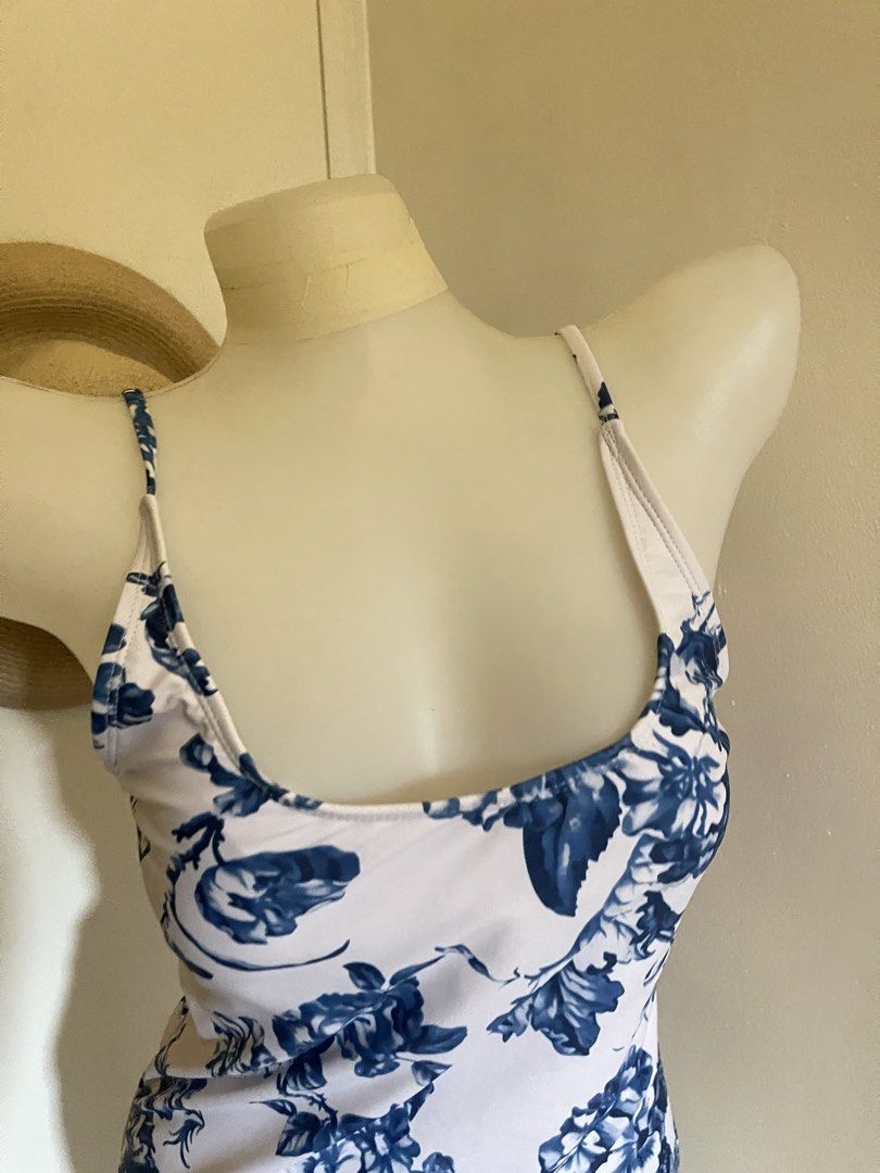 Blue pattern swimsuit (Category: Bikinis & Swimsuits) located in Taguig. Submitted by declutterwithtally (Listing ID 1451608323, Image 2). Description: 🌊 Preloved Swimsuits for Sale 👙 Available Styles: One-piece Two-piece Brands: Zaful and SHEIN Condition: Brand new (never worn) Like new (excellent condition) used 1-2x Size: Large on tag Best fits: Bust:40A Waist:30–32 inches Perfect for beach trips, pool days, vacations, or your next getaway! 