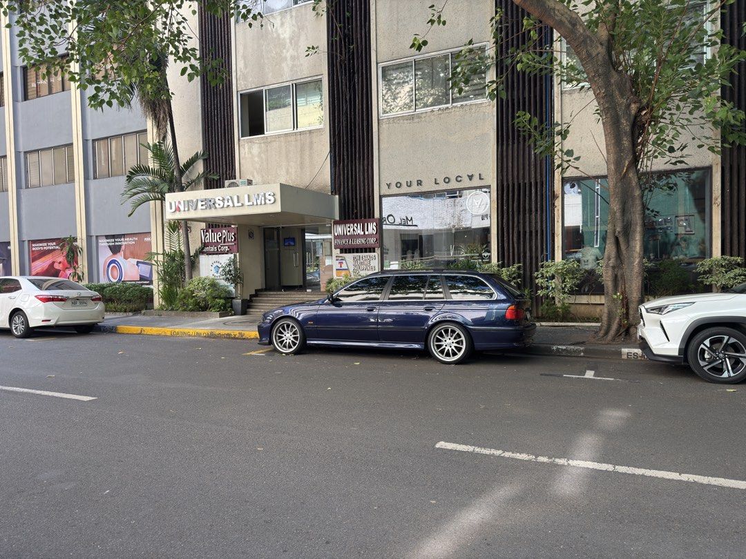 BMW 523i E39 Touring Auto (Category: Used Cars) located in San Pedro. Submitted by gamit_pang_hiwalayan (Listing ID 1451561587, Image 1). Description: For Sale: 1997 BMW E39 523i Touring Automatic with 105,000 ++ and counting. Bought the vehicle earlier this year as my dream car but need to sell it due to personal reasons. Full maintenance service done to the car, change engine oil, transmission oil, replaced all the filters, new compressor, chan