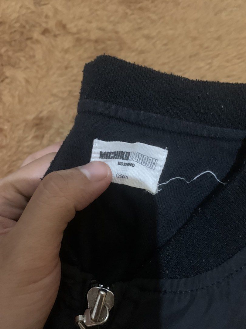 Bomber anak (Kategori: 4 hingga 7 tahun) berada di Tangerang. Dikirim oleh vialea.s (ID iklan 1451632337, Gambar 2). Deskripsi: .