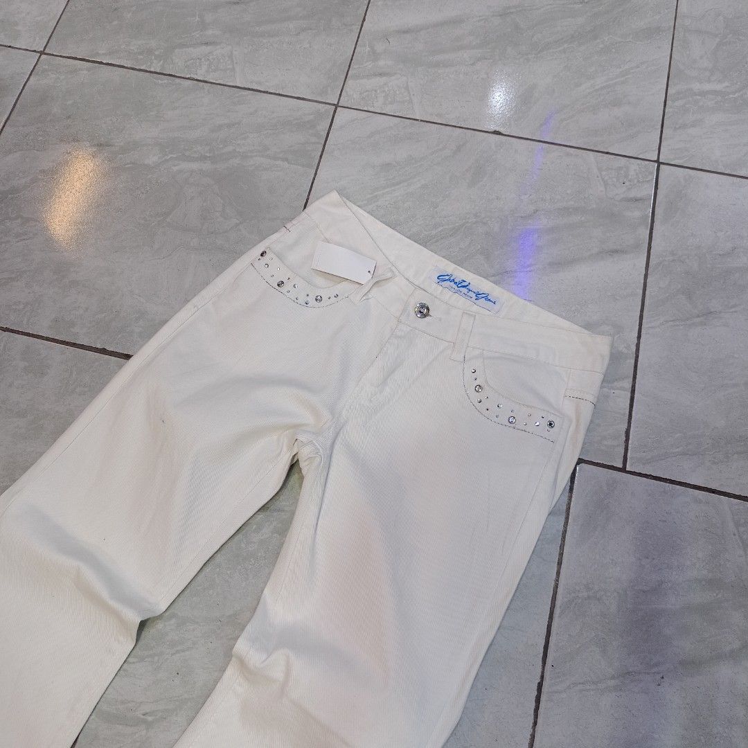 Bootcut Jeans Regular Rise Women by jabat jeans original Style y2k Gothic Streetwear (Kategori: Bawahan) berada di Bekasi. Dikirim oleh garagesecond33 (ID iklan 1451555335, Gambar 3). Deskripsi: Size 31 Panjang 97cm| Lingkar pinggang 79cm| Open leg 24cm Used Garage for all brands💫 user,seller welcome to the thrifting shop happy shopping🙏 Oren on ADM 18%✅ IG : garagesecond33 Pengiriman : -Bekasi Utara📍.