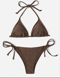 (Category: ) located in . Submitted by prettyclothescc (Listing ID 1451607186, Image 1). Description: .
