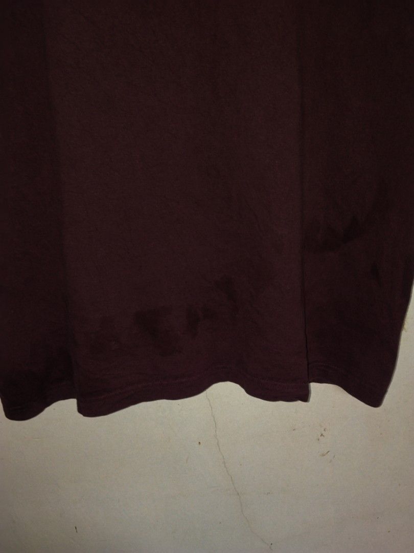 Carhartt K87 Maroon shirt (Category: Tshirts & Polo Shirts ) located in Ilog. Submitted by jzee03 (Listing ID 1451580636, Image 3). Description: Carhartt K87 Maroon Pocket Tee L on tag Dimes: 24x30 Color rate: 9/10 Very Good Condition Issue: oil stain sa likod pero hindi naman halata 550.