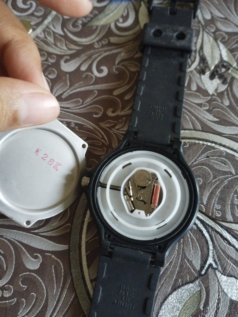 Casio MW-240 (Category: Watches) located in Pontian. Submitted by bxrning (Listing ID 1451574429, Image 2). Description: ni jam abang punya, dia dah tak pakai mungkin sama isu dengan saya, bateri dah kong. screen calar sikit berhabuk roda tepi masih boleh pusing.
