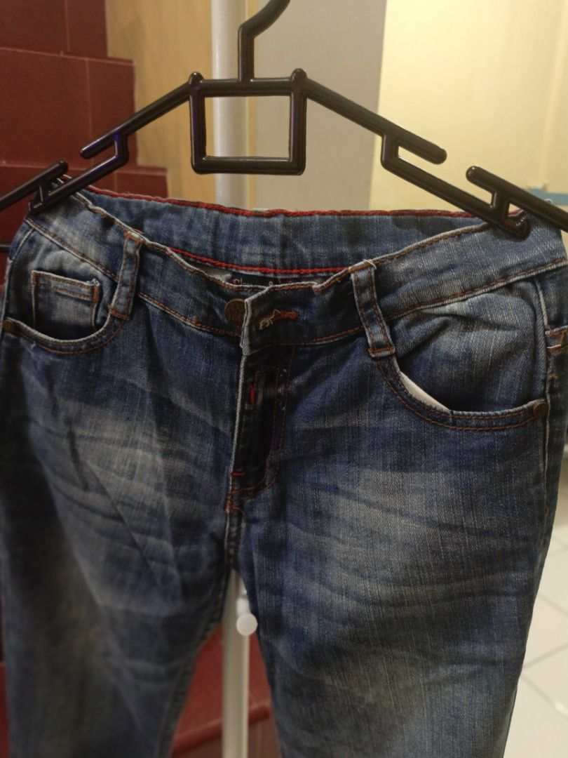 Celana jeans anak sz 8 (Kategori: 8 hingga 12 tahun) berada di Jakarta Timur. Dikirim oleh butik_cantiqz (ID iklan 1451639849, Gambar 2). Deskripsi: brand: Colours Kids wear lingkar pinggang : 64cm panjang celana : 80cm.