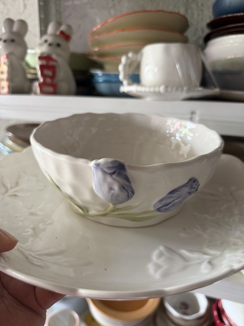 Ceramic Bowl, Plates and Pink plates (Category: Dinnerware & Cutlery) located in Cainta. Submitted by ish22 (Listing ID 1451604479, Image 1). Description: Can do per piece or set. Discounted if set Pink set ₱1200 White Set 3 bowls, 4 white plates ₱ 1200.