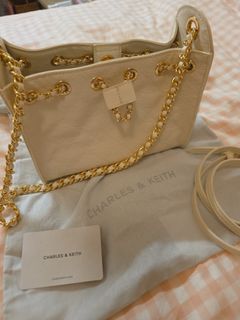 （分類：）位於 。 由 lulujoyce 提交（商品編號 1451658239，圖片 1）。簡介： 。