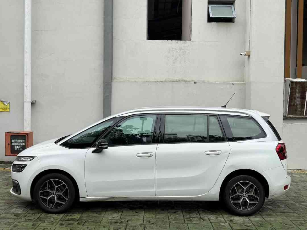 Citroen Grand C4 SpaceTourer 1.2 Exclusive (A) (Category: Used Cars) located in Singapore. Submitted by platinummotoringsg (Listing ID 1451531277, Image 3). Description: 1 lady owner, genuine mileage. Agent serviced since day 1! STA PPI check more than welcomed. Flexible financing available including full loan with high trade in quotes available too. Contact us now for a viewing before it's gone! Features: Powered by a 1.2L turbocharged engine ma