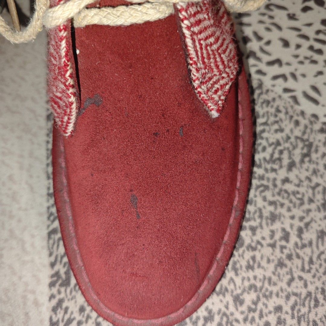 Clarks x Harris Tweed Red Chukka Boots (Category: Boots) located in Tanay. Submitted by polothriftedit (Listing ID 1451687004, Image 3). Description: Issue: black dots sa red part, not noticeable Still in excellent condition No major flaws/issues Authentic pair of Clarks x Harris Tweed collab size: 7.5 US Womens EU 38 24 cm no return, no exchange, no refund [ pwede tumawad kahit walang kasalanan ].